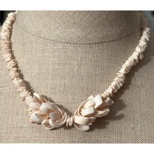 Necklace Carved Peach Half Moon Shell Center Puka‎ Shell Chip 17.5"